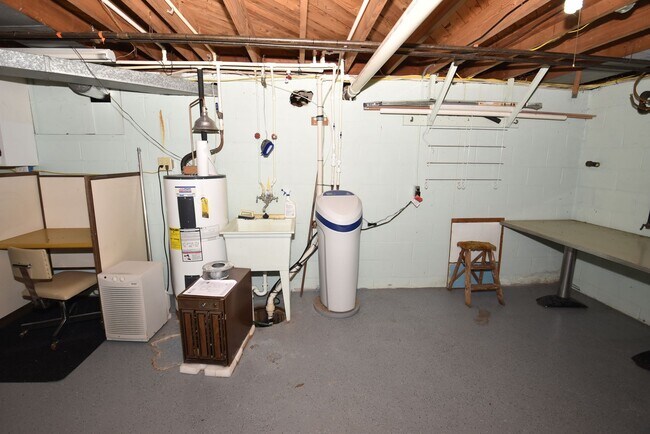 Building Photo - Great 3 bedroom Ranch in Elkhart