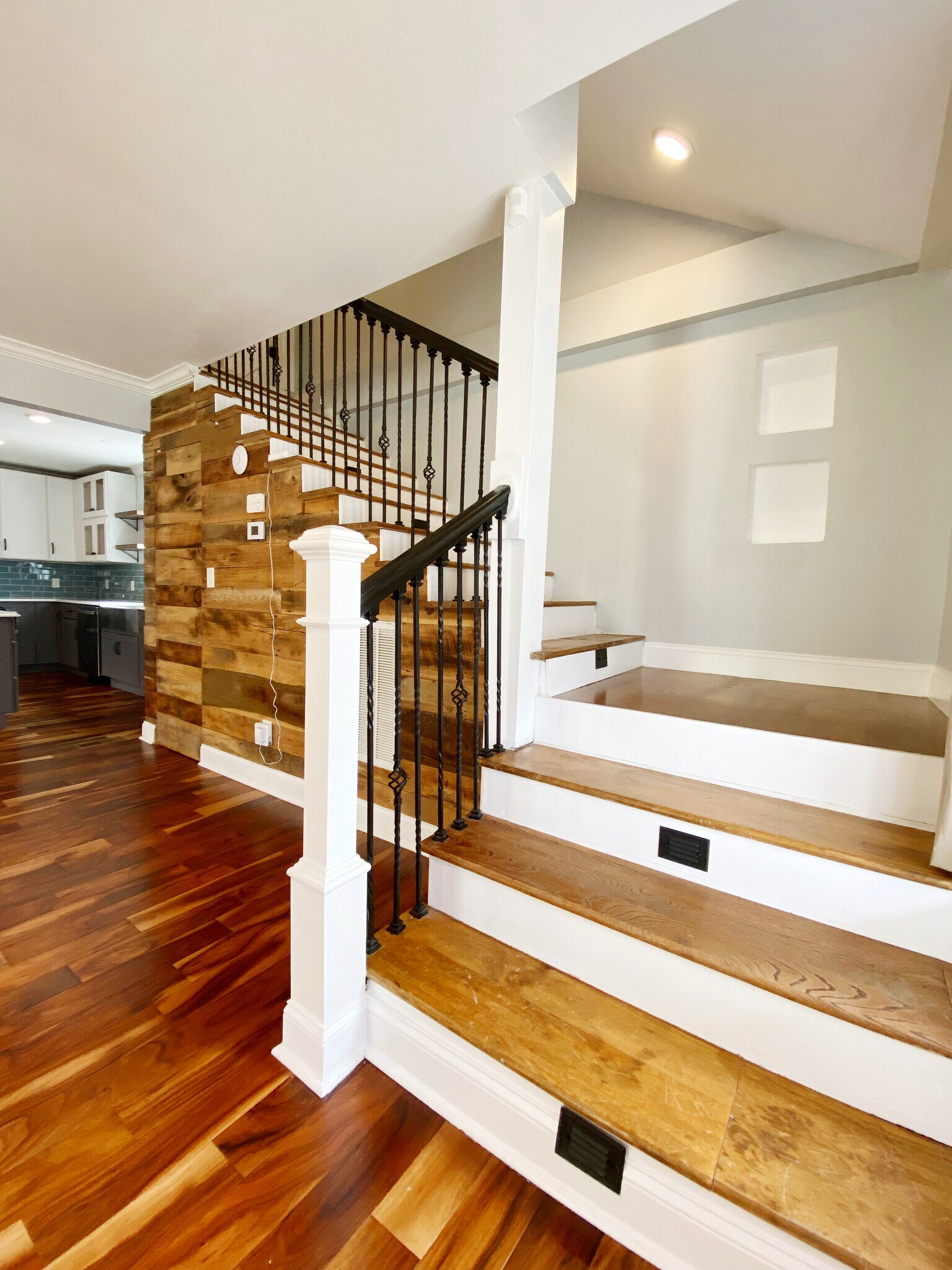 Entry - 1101 N 2nd St