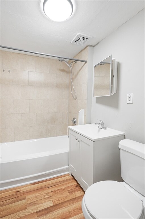 Building Photo - 15 Mendon St