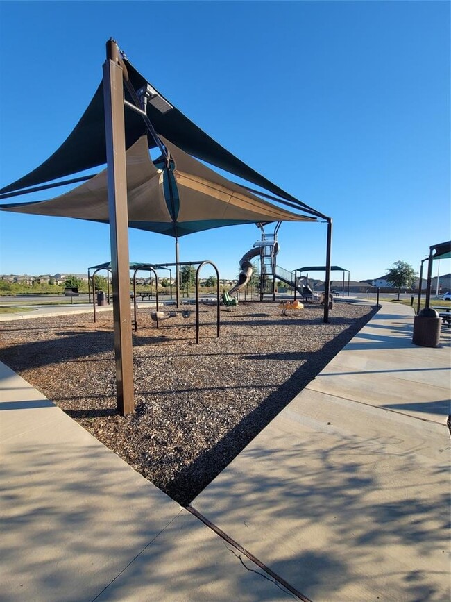 Building Photo - 144 Calgary Ln