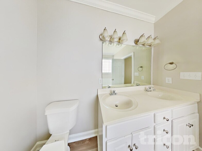 Building Photo - 79 Kerrylane Dr