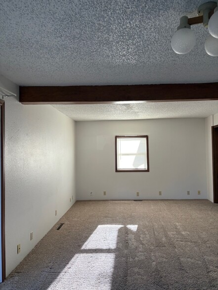Building Photo - 516 Broadway Ave