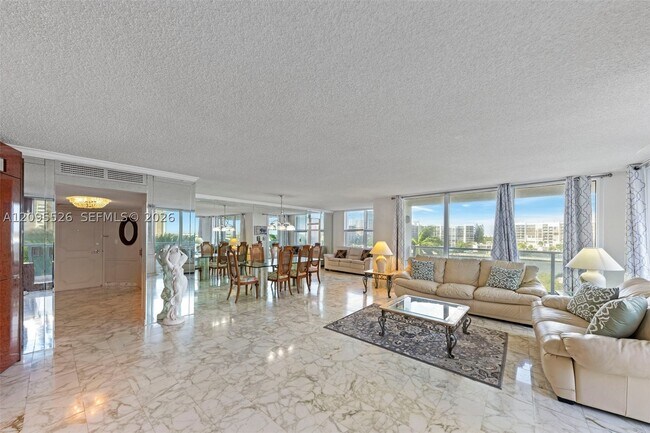 Building Photo - 2751 S Ocean Dr