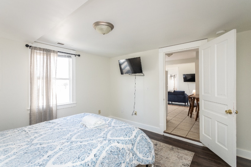 Building Photo - 600 E Main St