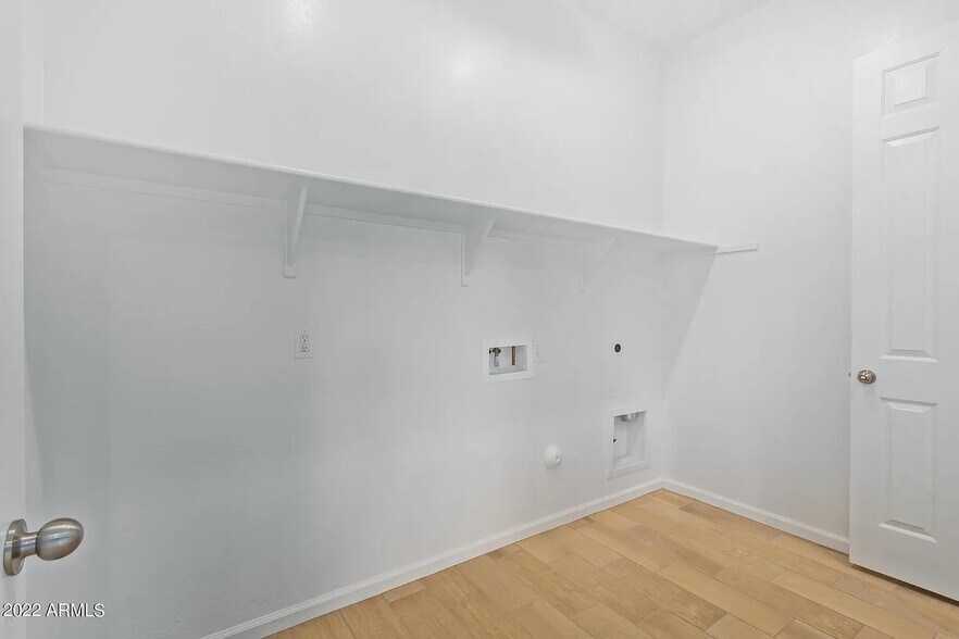Building Photo - 1111 E Regent Dr