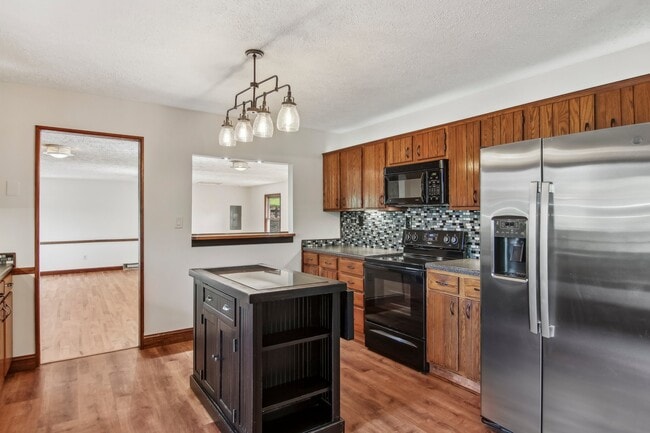 Building Photo - 11 Timothy Ln