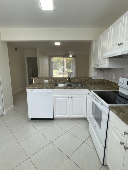 Building Photo - 5661 Riverside Dr