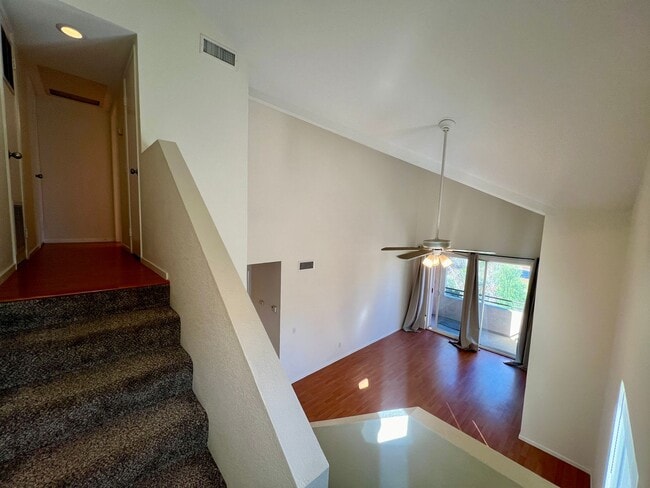 Building Photo - *REDUCED DEPOSIT* LARGE 2BD/2BA University...