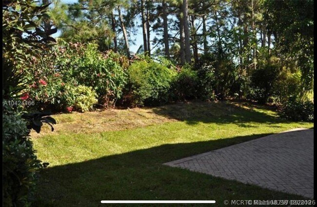Building Photo - 5 Lake Eden Dr