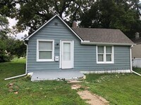 Building Photo - 2BR Renovated House