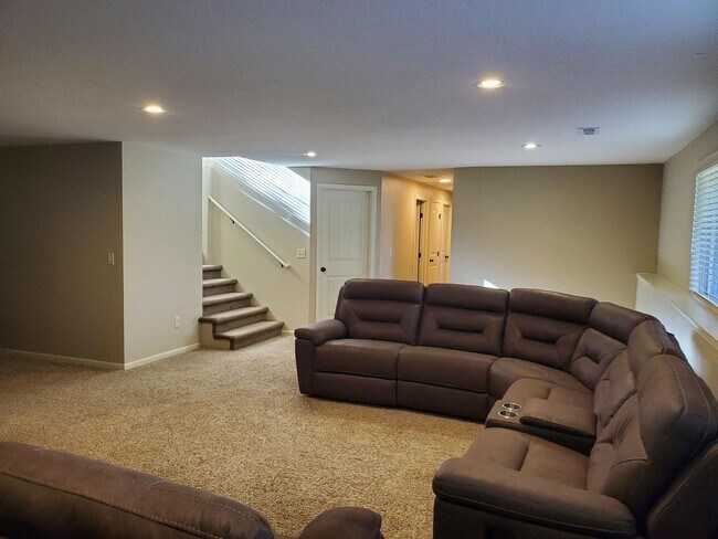 Building Photo - Pristine luxury Home in North Andover Neig...