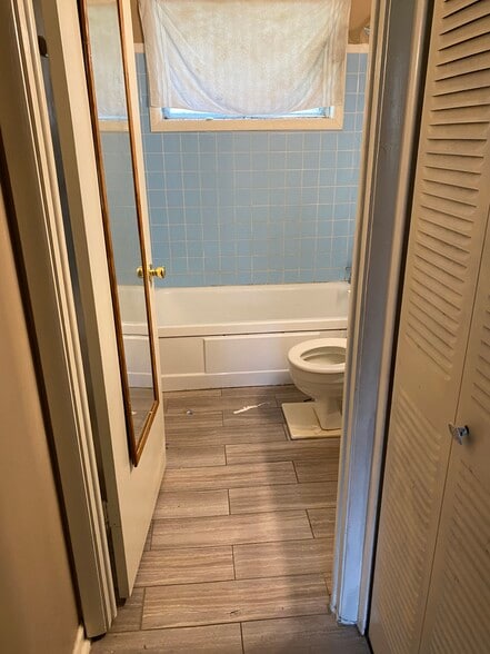 Building Photo - 1361 Finch Ln