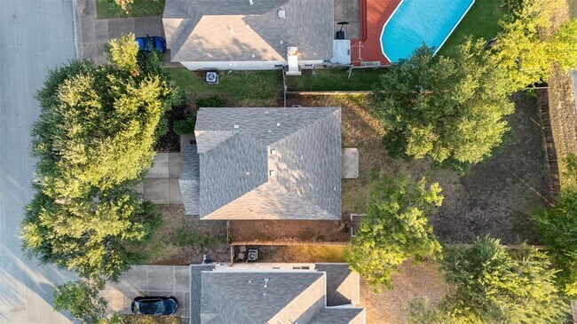 Building Photo - 3304 Kissman Dr