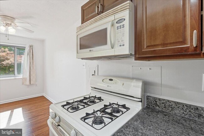 Building Photo - 1200 S Arlington Ridge Rd