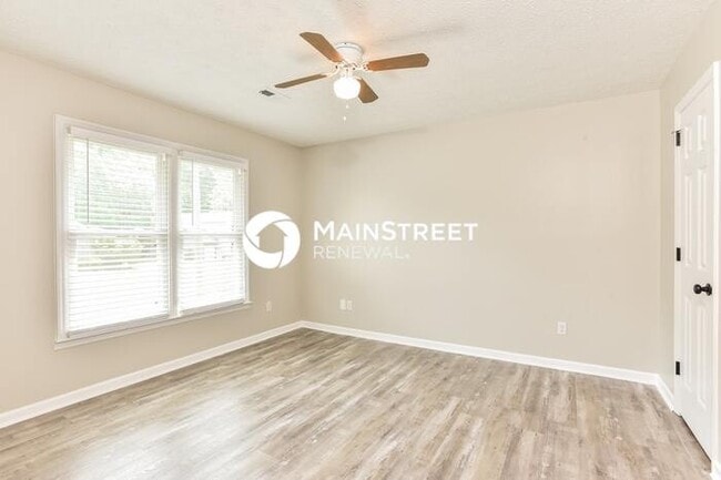 Building Photo - 3 Bedroom Pet-Friendly Home in FAIRVIEW, TN with Main Street Renewal