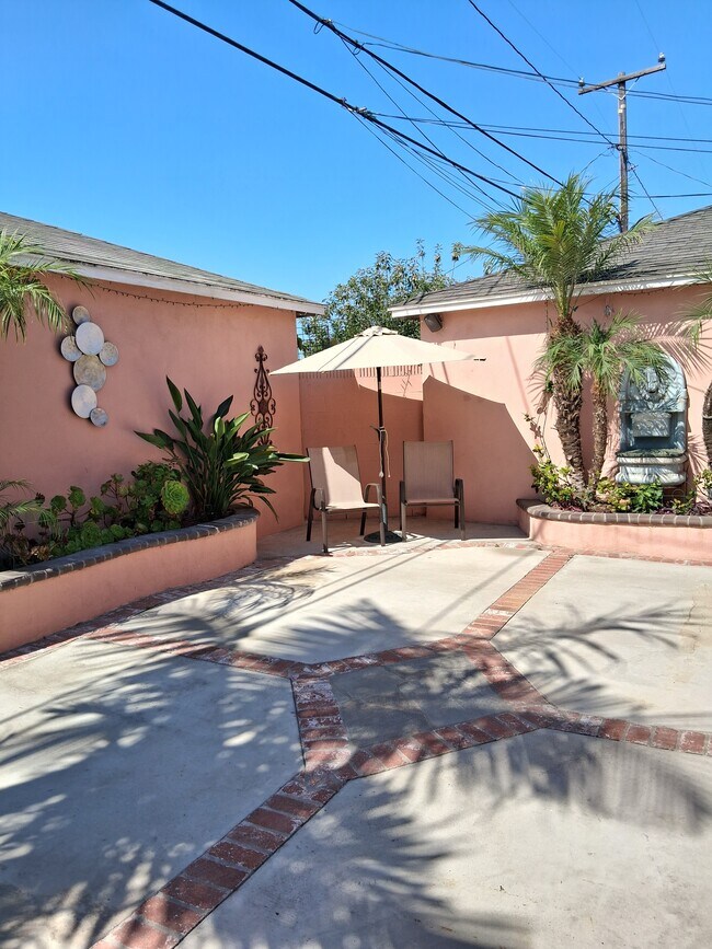 Building Photo - 2724 W Caldwell St