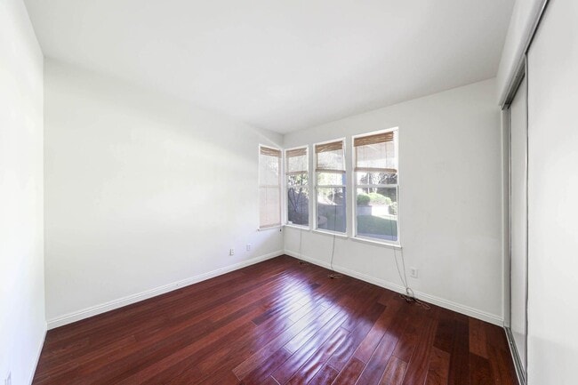 Building Photo - Exceptional 5 bedroom home in Aliso Viejo