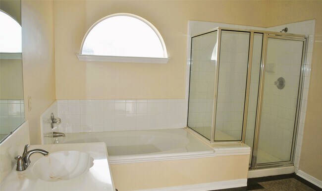 Building Photo - 3140 Markscott Dr