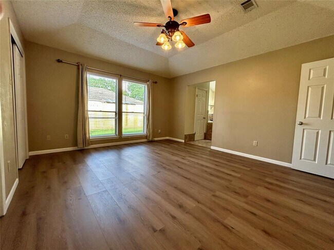 Building Photo - 2711 Laurel Creek Way