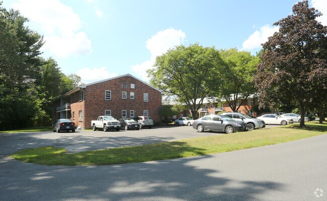 Primary Photo - 9-13 Village Dr