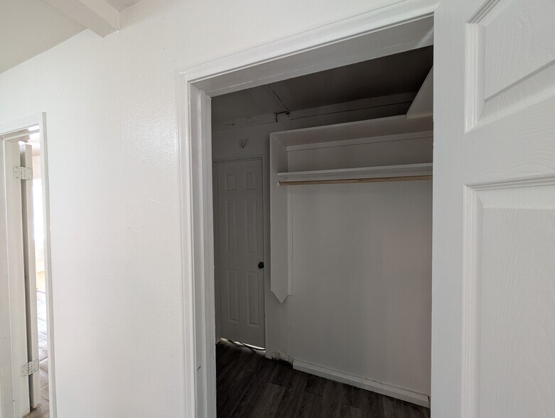 Building Photo - 18120 River Timber Dr