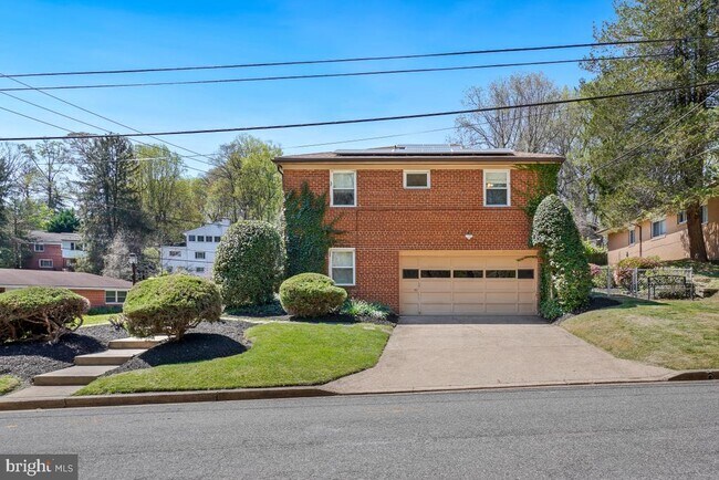 Building Photo - 1801 Primrose Rd NW