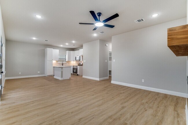 Building Photo - 2707 Brazos River Dr