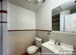 Building Photo - 116 Dolores Ave