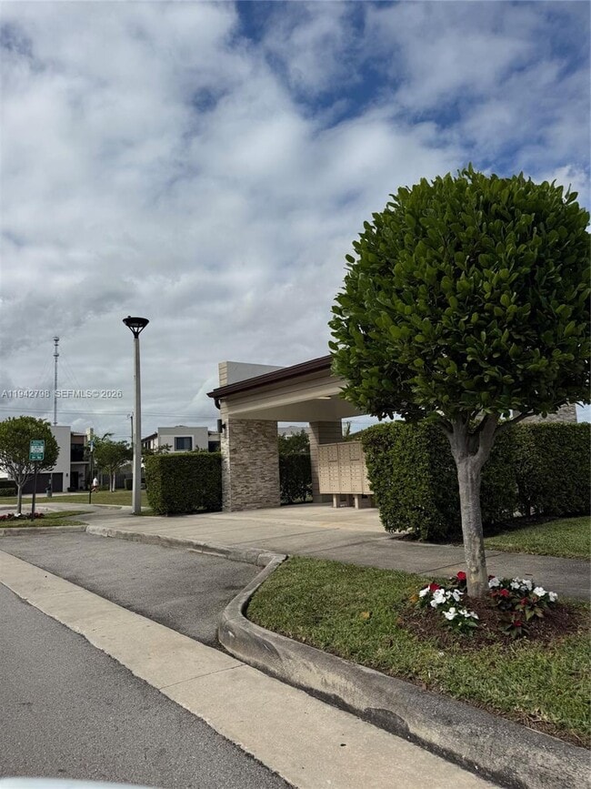 Building Photo - 21432 NE 2nd Path