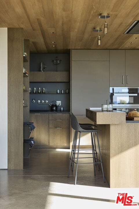 Building Photo - 5927 Busch Dr