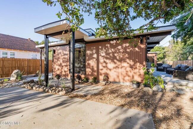 Building Photo - 1411 Ojai Rd