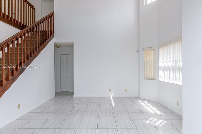 Building Photo - 2592 W Saratoga Dr