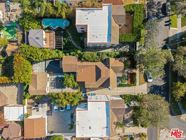 Building Photo - 1112 S Highland Ave