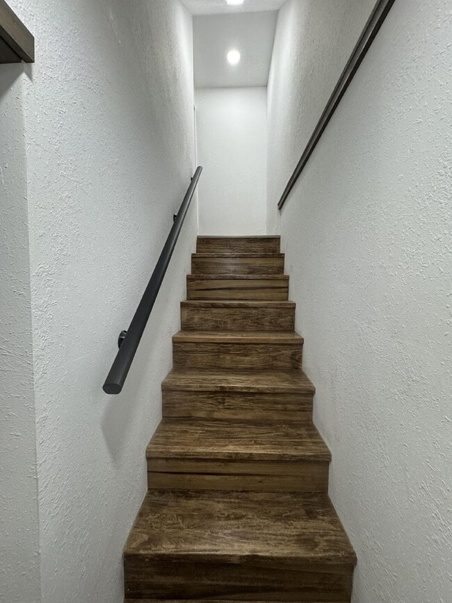 Building Photo - 1885 Everett Rd