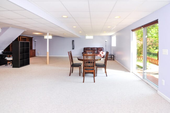 Building Photo - 3240 Dunwoodie Rd
