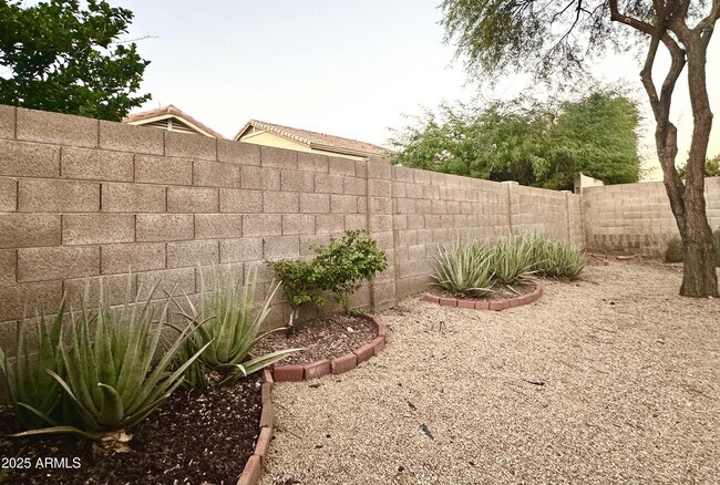 Building Photo - 4256 E Chaparosa Way