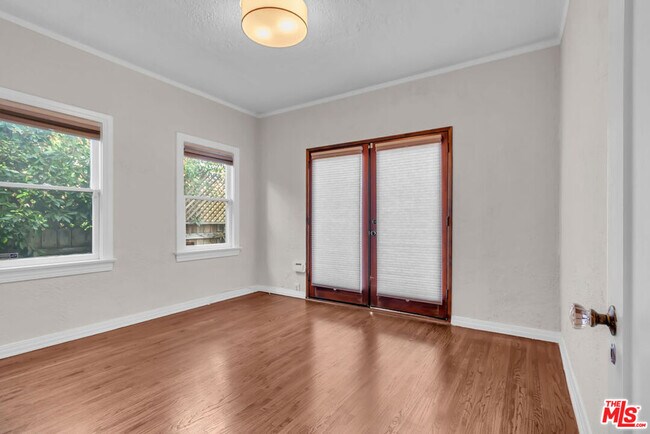 Building Photo - 6329 Drexel Ave