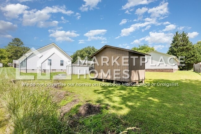 Building Photo - 404 N 13th St