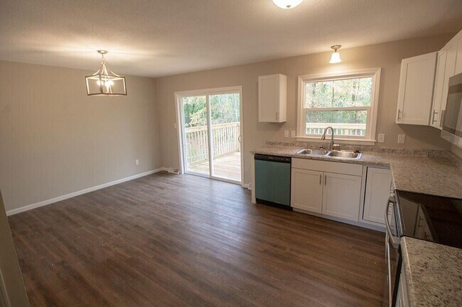 Building Photo - 1909 Newton Dr