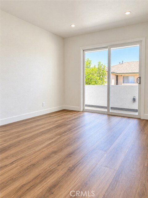 Building Photo - 1040 El Camino Dr