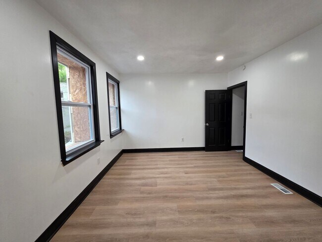 Building Photo - 1111 Freyburg St