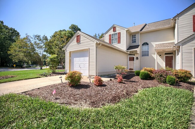 Building Photo - Call Sabrina Thomas Office at 757-767-0767...