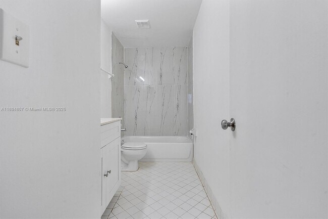 Building Photo - 3417 NW 44th St