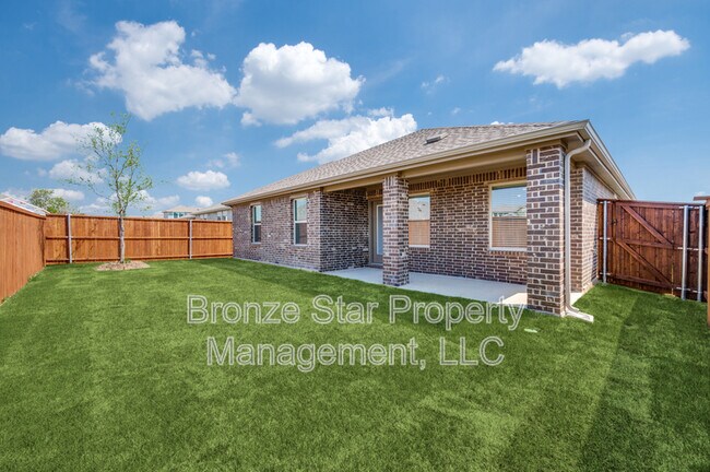 Building Photo - 3920 River Rock Ave