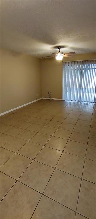 Building Photo - 9525 Lake Park Dr