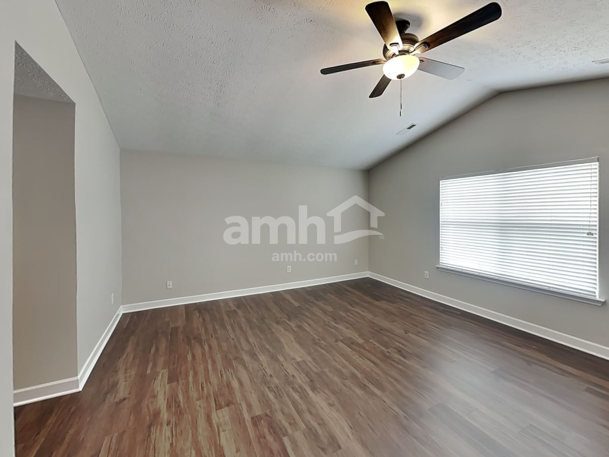 Building Photo - 102 Baker Springs Ln