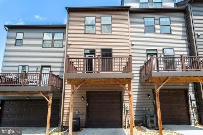 Building Photo - 1322 Depot Ln