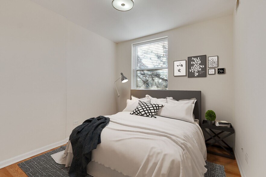 Building Photo - 2523 W Leland Ave