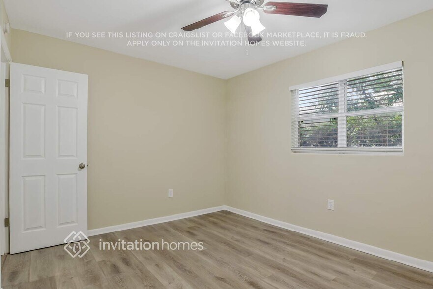 Building Photo - 6202 Balboa Dr