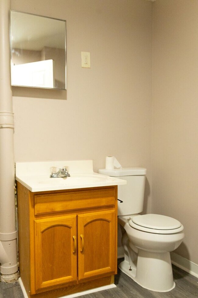 Building Photo - 640 Ponca St